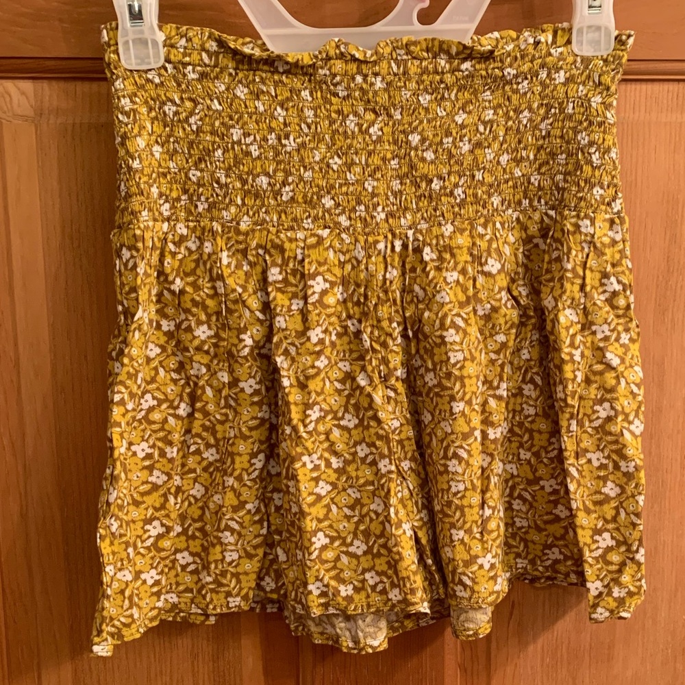 Yellow Aerie shorts Extra small